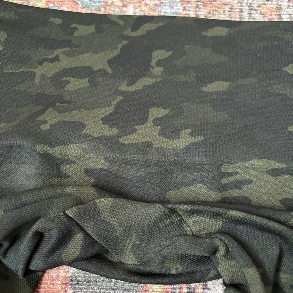 Spanx Camo Print Look at Me Now Seamless Leggings - Picture 7 of 9